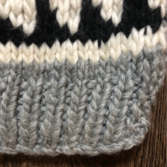 Vintage Handmade Cowichan Zip Up Sweater - Picture 10 of 17